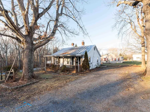 1701 3rd St, Waynesboro, VA 22980
