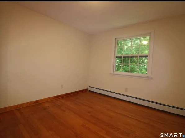 67 Mulberry Rd, Mansfield, CT 06250