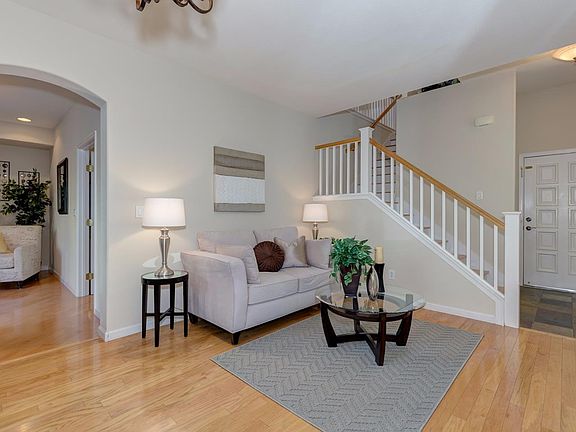 4th image of 3991 Will Rogers Dr