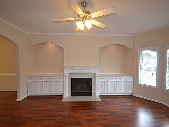 2nd image of 304 Parke Ct