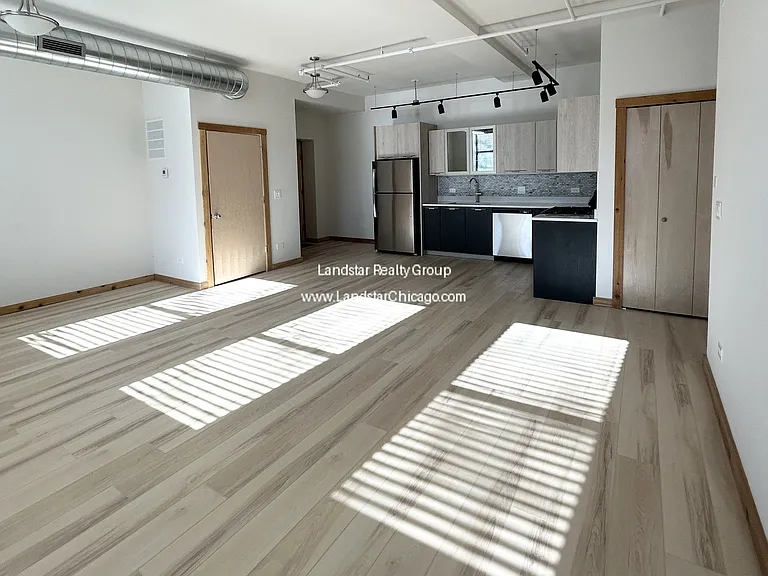 4611 S Ellis Ave #106 — Photo 3