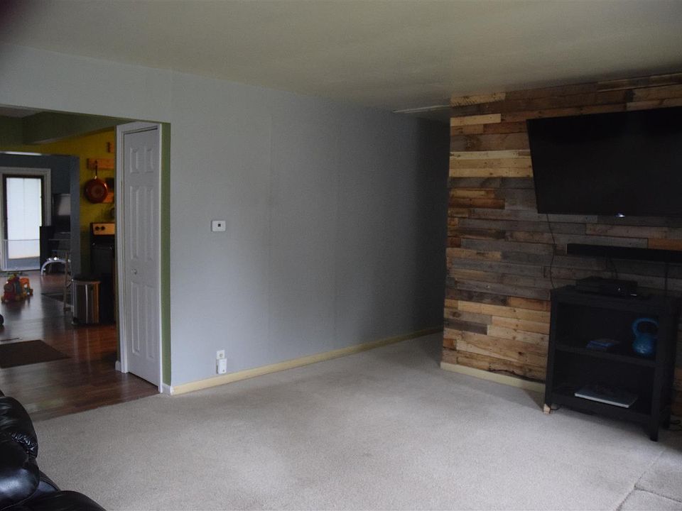 1st image of 1220 Dennis Dr