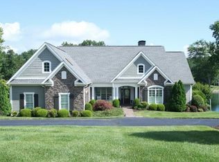 285 E Pointe Dr, Penhook, VA 24137