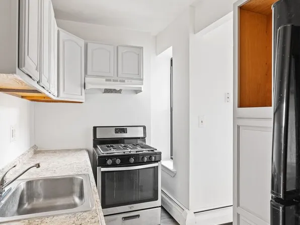 327 Pleasant Avenue 5B image 4 of 5