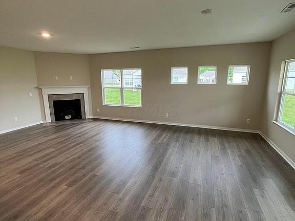 5th image of 170 Chapman Dr