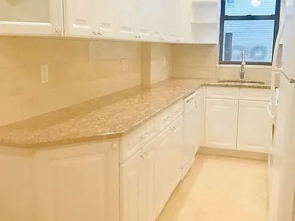 3rd image of 405 E 72nd St APT 6D