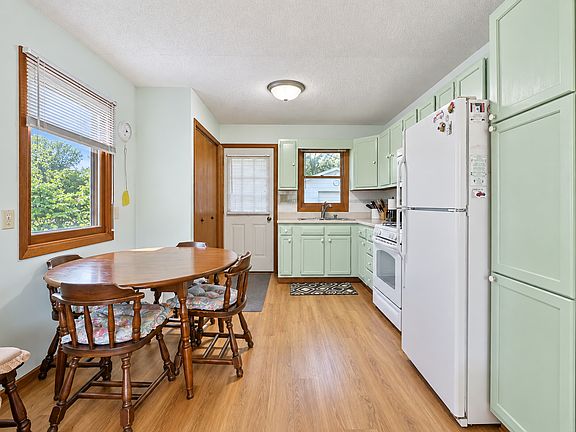 3rd image of 5528 Sibley Lake Rd