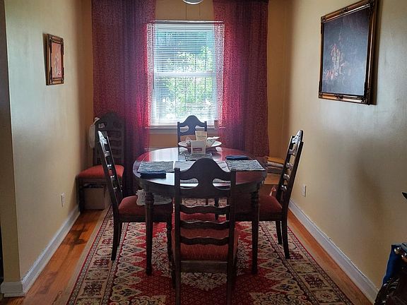 3rd image of 1162 Adee Avenue