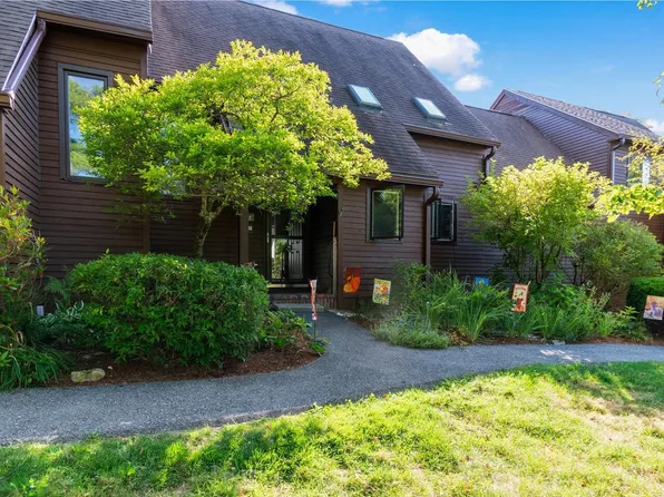 422 Acorn Lane, Shelburne, VT 05482