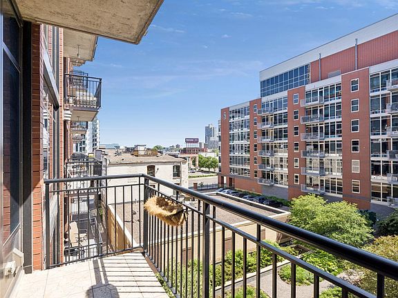 5th image of 215 10th Ave S Unit 411