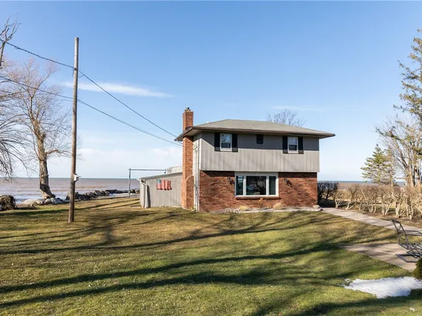 68 W Beach Rd, Hilton, NY 14468