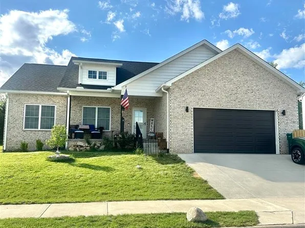 305 Summit Creek Dr, Elizabethtown, KY 42701