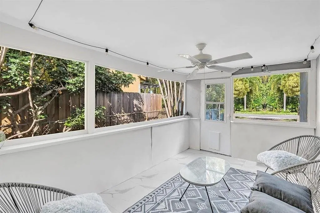 2 bed, 1.0 bath, 1000 sqft, $2,000 — Photo 2