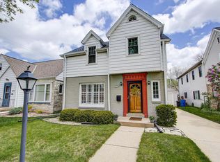 5574 N Kent Ave, Whitefish Bay, WI 53217