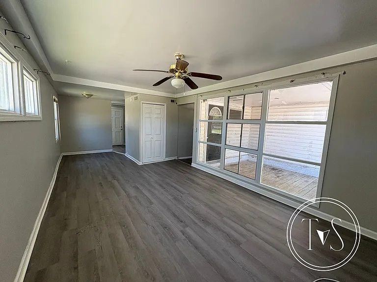 524 Arnall Dr — Photo 6