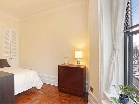 4th image of 11 W 95th St #3