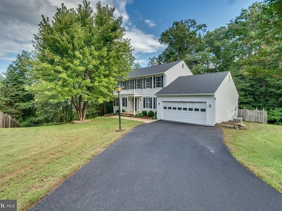 1st image of 77 Dorothy Ln