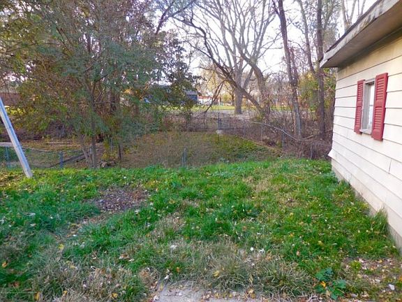 3rd image of 940 Dornell Ave