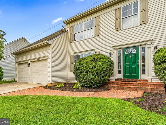 3rd image of 7035 Allington Manor Cir E