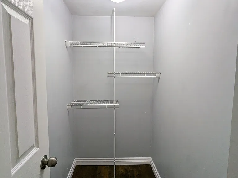 236 Old Colony Rd #BASEMENT — Photo 14