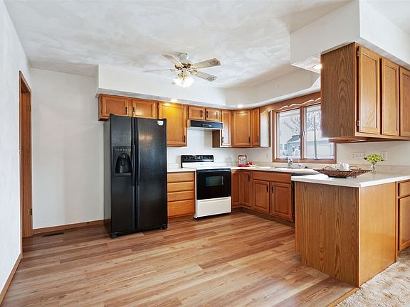 5th image of 311 9th Ave