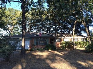 411 Sierra Dr, Euless, TX 76040