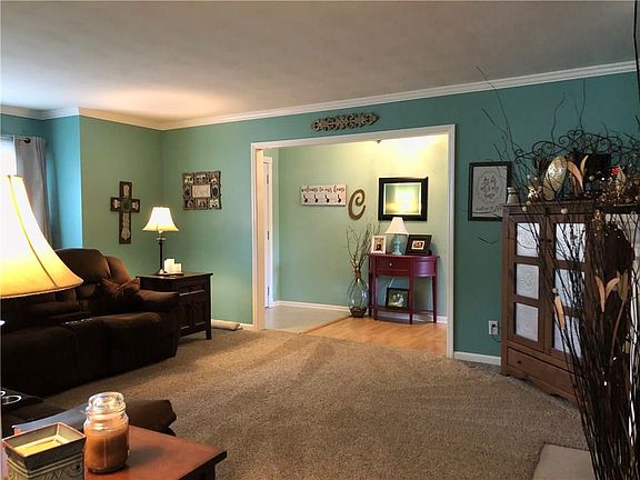 5th image of 449 Greenacres Dr