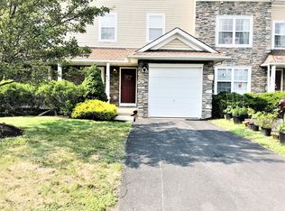 63 Lower Ridge View Cir, East Stroudsburg, PA 18302