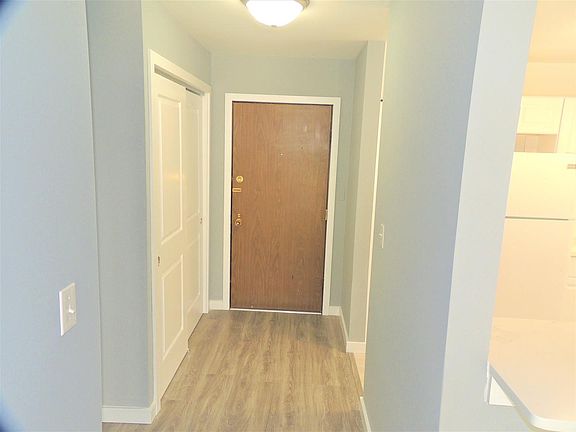 3rd image of 3800 Bayside Dr Unit 2