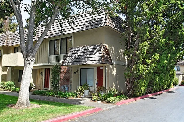 4759 Clear River Ct — Photo 3