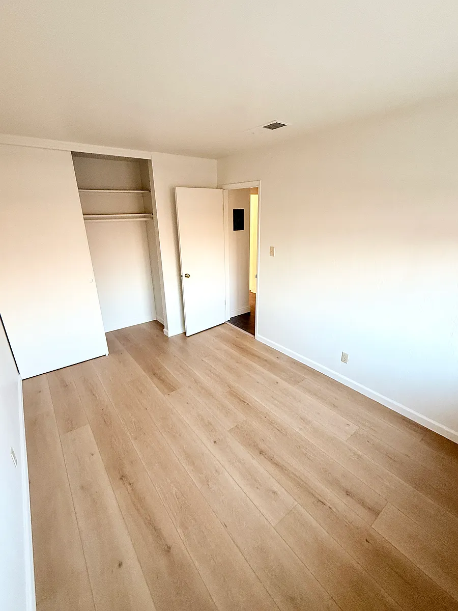 Building Photo - 755 Rose Ave #13