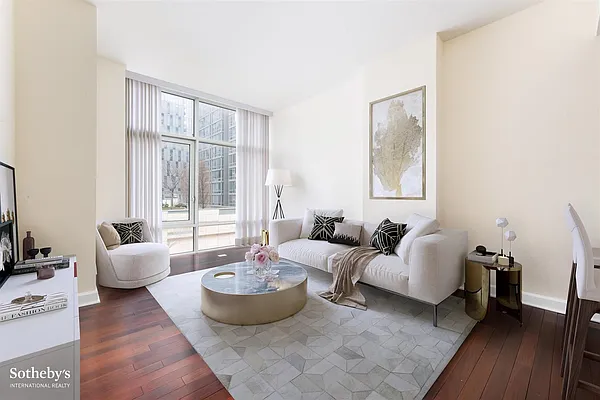 Sold by Sotheby's International Realty | media 13