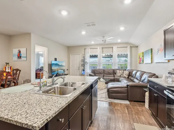 756 Monarch, Seguin, TX 78155