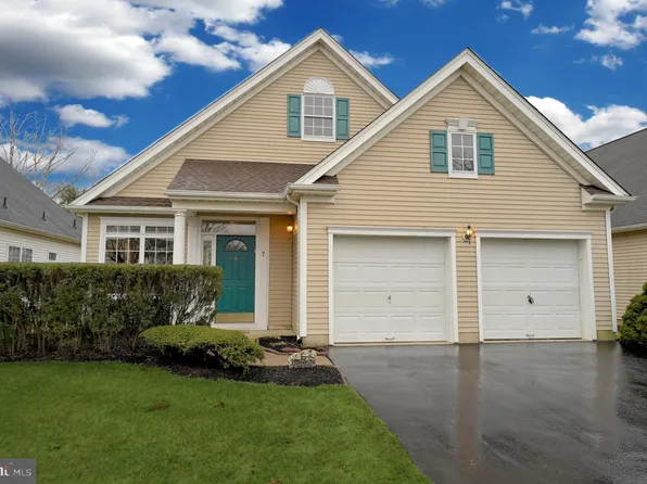 7 Honeyflower Ln, West Windsor, NJ 08550