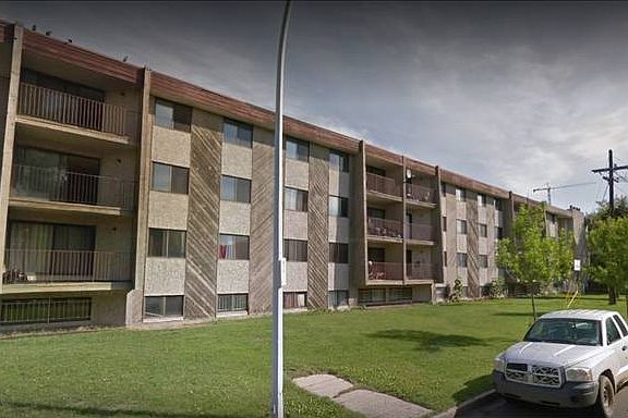 3rd image of 9208 106th Ave NW