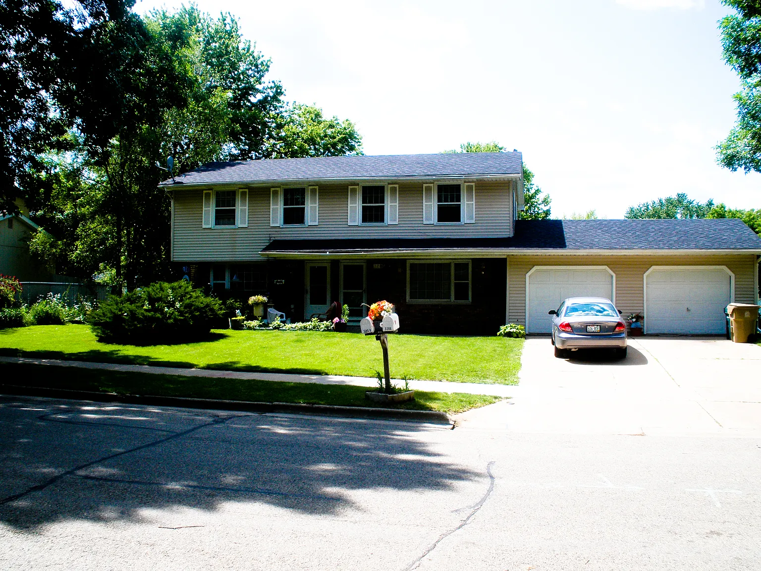 3 bed, 1.5 bath, 1700 sqft, $2,695 — Photo 1