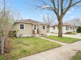 1539 4th St NE, Rochester, MN 55906