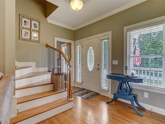 4th image of 185 Winsome Laurel Ln