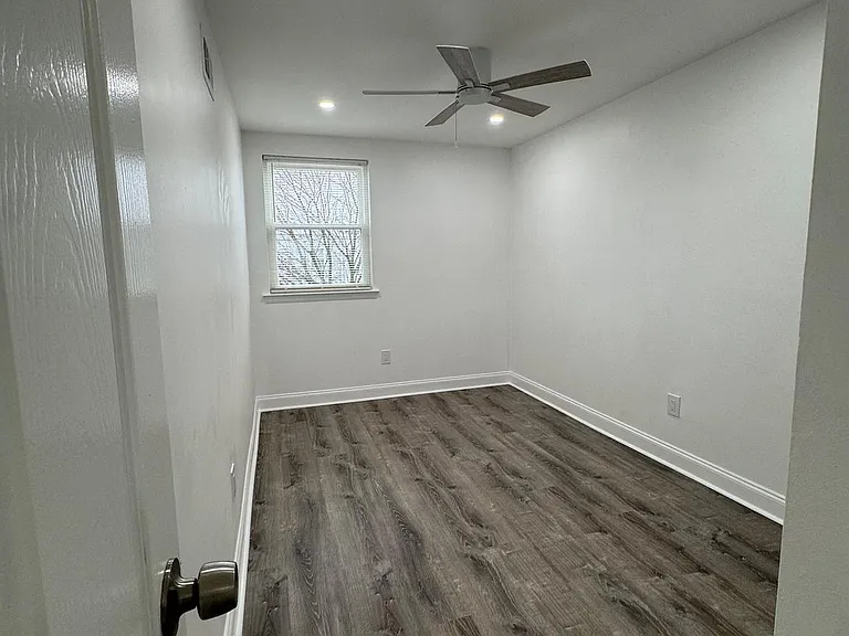 9762 Hilspach St — Photo 9