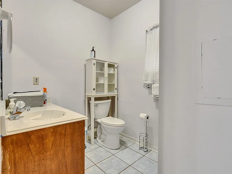 4002 Thistledown Dr — Photo 19
