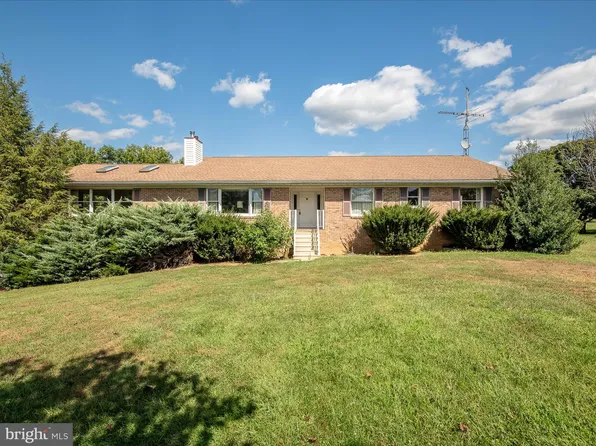 118 Oakwood Dr, Shepherdstown, WV 25443