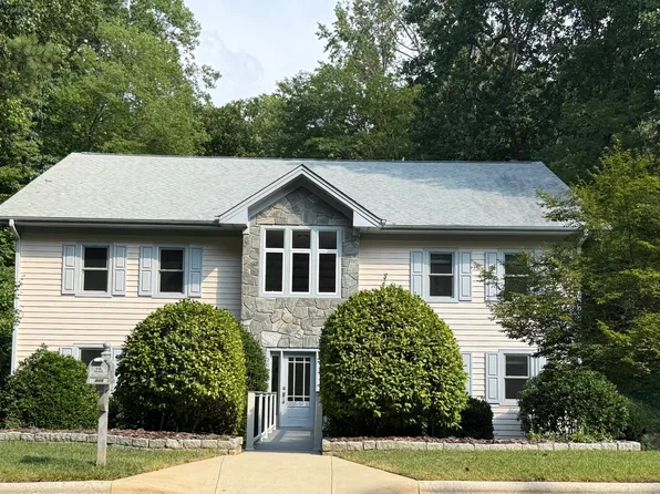 205 Livingstone Dr, Cary, NC 27513