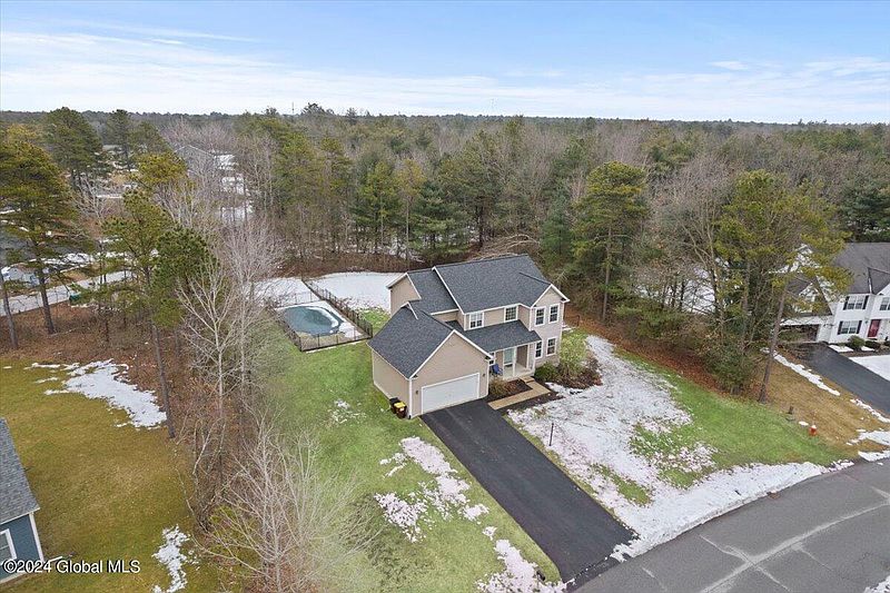 2nd image of 25 Westberry Way