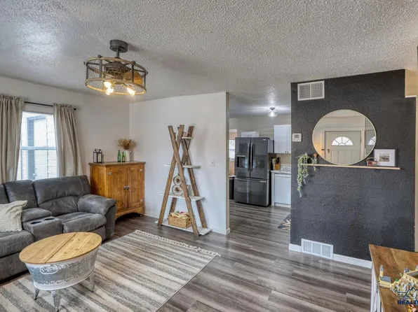 337 E Saint Francis St, Rapid City, SD 57701