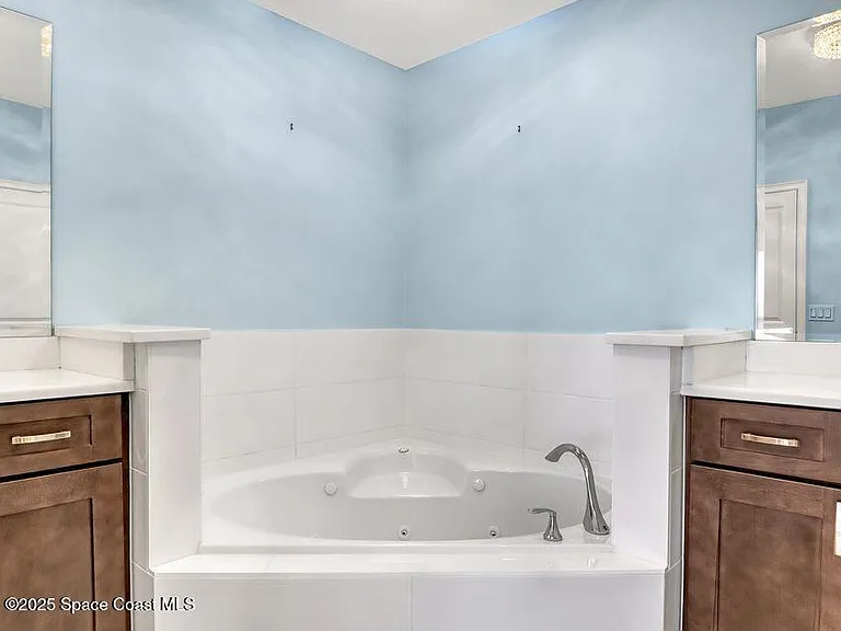 1435 S Harbor City Blvd #703 — Photo 32