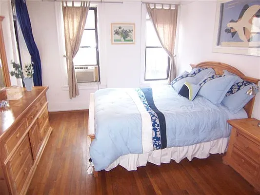 Rented by Sir Realty | media 61