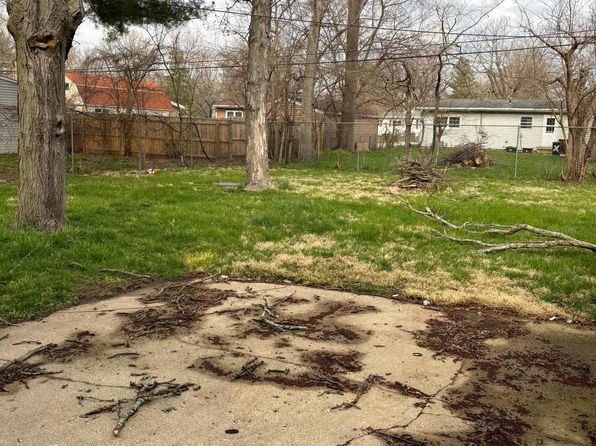 7605 Randy Rd, Machesney Park, IL 61115