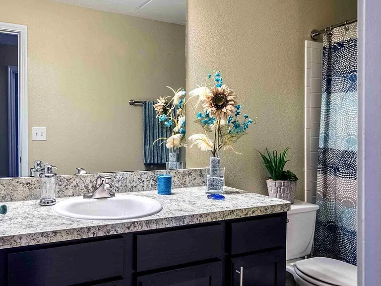 Large Bathrooms To Make Getting Ready in The Morning a Breeze
