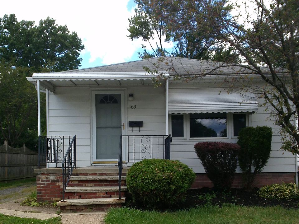 1st image of 163 Fairlawn Ave