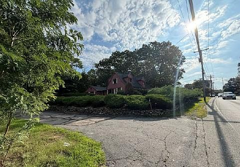2nd image of 55 South St